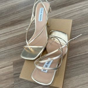 Gold Steve Madden sandal size 7